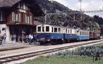 Das Abwarten einer Zugkreuzung gab in der Station Rossiniere erneut Gelegenheit, den Extrazug mit BDe 4/4 Ne. 27 (Baujahr 1924) zu fotografieren. (30.09.1992) <i>Foto: Ulrich Neumann</i>