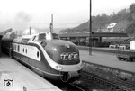 Präsentationsfahrt des VT 11 5003 im Bahnhof Koblenz Hbf.  (1958) <i>Foto: Fischer</i>