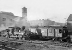 Die neueste Erungenschaft der Great Northern Railway in Saint Paul (Minnesota), eine Westinghouse Z-1 elektrische Lokomotive No. 5100, im Vergleich mit der 1861 gebauten "William Crooks", der Nr. 1 der damaligen Minnesota und Pacific Railroad. (16.11.1926) <i>Foto: Pioneer Press</i>