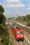 Sie wird wohl nie den Kultstatus der Baureihe 103 erreichen: 101 075 verlässt mit IC 2046 (Dresden - Köln) den Solinger Hbf (früher: Ohligs). (13.09.2014) <i>Foto: Joachim Bügel</i>