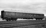 Kombinierter Gepäck- und 2. Klassewagen "95 162 Ffm" der Gattung BD4üm, aufgenommen auf dem Verbindungsgleis Minden - Porta.  (1964) <i>Foto: Bustorff</i>
