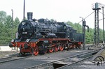 38 205 wurde von Hartmann (Chemnitz) im Jahre 1910 mit der Fabriknummer 3387 an die Königlich Sächsische Staats-Eisenbahn geliefert. 70 Jahre später wurde sie am "Tag des Eisenbahners" in Glauchau angetroffen. (07.06.1980) <i>Foto: Wolfgang Bügel</i>