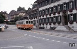 Be 4/4 108 der Oberaargau-Jura-Bahnen, seit 1990 Regionalverkehr Oberaargau (RVO), in der Ortsdurchfahrt von Aarwangen. (03.10.1992) <i>Foto: Ulrich Neumann</i>