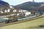 Aus Lüdenscheid kommend rollt 044 508 mit Sonderzug N 28041 in Brügge/Westf. talwärts. (06.03.1977) <i>Foto: Wolfgang Bügel</i>