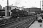 01 073 (Bw Ludwigshafen) verlässt mit D 1114 den Mainzer Hbf. (04.1962) <i>Foto: Robin Fell</i>