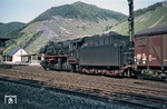 44 1512 fährt mit einem Güterzug aus Ehrang kommend in den Bahnhof Ediger-Eller ein. (24.06.1967) <i>Foto: Robin Fell</i>