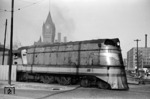 Die 1935 von ALCO gebaute Milwaukee Road class A No. 1 erreichte eine Geschwindigkeit von 110 mph (180 km/h) und wurde bevorzugt vor Expresszügen zwischen Chicago/Illinois and St. Paul/Minnesota eingesetzt. Für die fast 500 Meilen lange Strecke (rund 800 km) benötigte sie damals 6 Std. 15 Min. Amtrak benötigt heute für die gleiche Strecke 7 Std. 45 Min. (1947) <i>Foto: unbekannt</i>