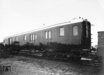 Der fertige Gepäckwagen für die chinesische Schantung Eisenbahn Gesellschaft bei Zypen und Charlier (später Westwaggon) in Köln. (1914) <i>Foto: Scheyhing (Werkfoto)</i>