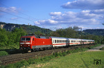 120 159 mit einem IC auf der Gäubahn zwischen Eutingen und Horb. (30.04.2008) <i>Foto: Wolfgang Eiser</i>