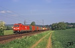Die gerade einmal ein Jahr alte 185 289 (Indienststellung am 16.04.2007) von Railion Logistics mit einem Containerzug auf der alten Nord-Südstrecke bei Hünfeld. (20.05.2008) <i>Foto: Thomas Konz</i>