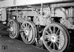 Aufachsen der 1957 bei Krauss-Maffei gebauten Lok 6 der Stadt Mülheim bei der Westfälischen Lokomotiv-Fabrik Karl Reuschling in Hattingen. (25.03.1971) <i>Foto: Johannes Glöckner</i>