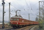 Anlässlich des 75-jährigen Jubiläums des Koblenzer Hauptbahnhofs pendelte u.a. 426 002 mit 426 001 zwischen Hauptbahnhof und dem Bw Koblenz-Mosel, wo eine umfangreiche Fahrzeugausstellung stattfand.  (23.04.1977) <i>Foto: Wolfgang Bügel</i>