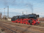 Nach fast 40 Jahren konnte 001 180 des Bayerischen Eisenbahnmuseums in Nördlingen im November 2014 wieder in Betrieb gesetzt werden. Am 13. Dezember bespannte sie einen Sonderzug von München über Landshut nach Regensburg, wo in Regensburg-Ost diese Aufnahme entstand. (13.12.2014) <i>Foto: Joachim Schmidt</i>
