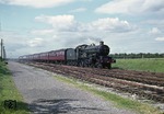 5018 "St MAWES CASTLE" mit dem 1215 Zug von Hereford nach Paddington bei Fladbury, östlich von Worcester. (08.09.1962) <i>Foto: Neil Parkhouse</i>