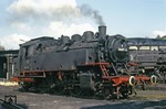 064 491 (gebaut 1940 von der Maschinenbau und Bahnbedarf Aktiengesellschaft, vormals Orenstein & Koppel) im Bw Rottweil. Die am 18.09.1974 beim Bw Crailsheim ausgemusterte Lok überlebte und ist heute bei der Dampfbahn Fränkische Schweiz noch im Einsatz. (22.04.1974) <i>Foto: Will A. Reed</i>