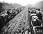 Die Lokreserve des 756th US-Railway Bataillon wartet in Caerphilly/Südwales auf ihren Einsatz auf dem europäischen Festland. Die 1'D-Lokomotiven des Typs S-160 waren bereits im Frühjahr 1943 angekommen. (1944) <i>Foto: Pressefoto ACME</i>
