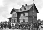 Die lokale Prominenz präsentierte sich dem Fotografen bei der Einweihung des Bahnhofs Dittelsheim-Hessloch (Landkreis Alzey-Worms) an der Strecke Osthofen - Gau Odernheim. (15.05.1897) <i>Foto: RVM-Archiv</i>