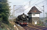 044 508 mit Sonderzug E 28094 am Ruhrufer in Bochum-Dahlhausen. (30.04.1977) <i>Foto: Wolfgang Bügel</i>
