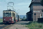 Auf der regelspurigen, elektrisch betriebenen Extertalbahn am Rande des Weserberglandes ist Tw 4 nach Bösingfeld unterwegs. Wer den Bahnhof heute vergebens sucht - er wurde im September 1972 in Rinteln Süd umbenannt. (29.05.1968) <i>Foto: Dieter Junker</i>