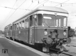 Die neuen Triebwagen T 23 + T 24 der WEG im Bahnhof Nürtingen. Die Triebwagen konnten wegen ihrer starrer Achsen bei den Laufeigenschaften nicht befriedigen. (10.08.1969) <i>Foto: Heinz Hangarter</i>