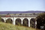 Eine unbekannte 212 fährt mit P 2912 nach Paderborn über das Altenbekener Viadukt. (21.08.1971) <i>Foto: Johannes Glöckner</i>