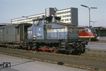 DH 63 (Henschel, Bauart DH 500 Ca) der Osterwieck-Wasserlebener Eisenbahn (OWE) in Braunlage war von 1965 bis 1973 an die Deutsche Bundesbahn für den Rangierdienst in Braunschweig ausgeliehen, wo auch diese Aufnahme entstand. 1973 wurde sie nach Italien verkauft. (05.1971) <i>Foto: Will A. Reed</i>