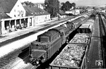 45 023 als Bremslok in Diensten des BZA München zur Erprobung einer fabrikneuen V 160 im Bahnhof Lindau-Reutin. (09.1962) <i>Foto: Heinz Hangarter</i>