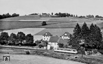 Aussichtstriebwagen VT 137 240 auf der Volmetalbahn Hagen - Dieringhausen bei Kierspe. (09.06.1937) <i>Foto: DLA Darmstadt (Bellingrodt)</i>