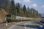 N 5508 hat um 11.17 Uhr soeben den Bahnhof Berchtesgaden verlassen. 144 505 wird den Zug nach Freilassing bringen. (12.03.1978) <i>Foto: Joachim Bügel</i>