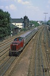 212 283 (Bw Wuppertal-Steinbeck) fährt mit einem Nahverkehrszug aus Remscheid in Wuppertal-Unterbarmen ein. (08.06.1978) <i>Foto: Wolfgang Bügel</i>