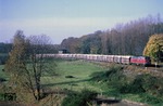 Gut zu erkennen ist auf diesem Bild, dass die Kölner 215 036 auf dem vorderen Gleis aus Ratingen-West mit Gag 58173 ins Angertal abbiegt. (06.11.1978) <i>Foto: Wolfgang Bügel</i>