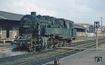 95 0004 setzt im Bahnhof Eisfeld um, und wird gleich mit P 18018 zurück nach Sonneberg fahren. (15.10.1979) <i>Foto: Wolfgang Bügel</i>