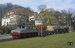 WSW 609 mit einem Güterzug auf dem Rückweg von Wuppertal-Hatzfeld nach -Loh an der Winchenbachstraße. (10.03.1979) <i>Foto: Wolfgang Bügel</i>