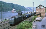 Mit einem "gemischten" Güterzug ist 140 221 auf der rechten Rheinstrecke in Kaub unterwegs. (19.05.1979) <i>Foto: Wolfgang Bügel</i>
