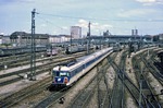 Der in München Hbf ausfahrende ÖBB 4010.04 gehörte zwar nicht zur Veranstaltung von "100 Jahre elektrische Eisenbahn", passte aber gut ins Gesamtprogramm. (25.05.1979) <i>Foto: Wolfgang Bügel</i>