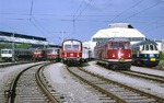 Die Triebwagen-Fahrzeugparade mit 515 034, 517 003, 426 002, 425 416, 456 004 und 430 106. (25.05.1979) <i>Foto: Wolfgang Bügel</i>