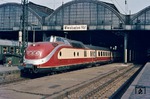 601 001 vom Bw Frankfurt-1 ist im Rahmen einer Sonderleistung in Wiesbaden Hbf zu Gast. (09.1969) <i>Foto: Dieter Junker</i>