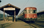 Am frühen Morgen des 30. September 1972 hat ein 624 den Bahnhof Hochstadt-Marktzeuln erreicht, wo sich die Strecken nach Hof und Ludwigsstadt teilen. (30.09.1972) <i>Foto: Dieter Junker</i>