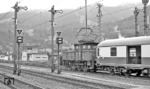 Vor dem bayerischen Signalensemble des Bahnhofs Garmisch-Partenkirchen rangiert 163 002.  (06.07.1978) <i>Foto: Frank Lüdecke</i>