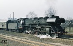 Mit P 3807 nach Görlitz fährt 03 2265 aus dem Haltepunkt Dresden-Industriegelände. (10.03.1977) <i>Foto: Peter Schiffer</i>