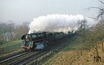 Bei Saalfeld-Remschütz hat 01 0520 mit P 3003 ihr Fahrtziel fast erreicht. (26.12.1979) <i>Foto: Joachim Bügel</i>
