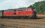 216 103 (Bw Kassel) fährt mit E 1642 aus dem Bahnhof Holzminden. (07.1973) <i>Foto: Prof. Dr. Willi Hager</i>