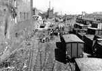 Aufräumarbeiten im Bahnhof Düsseldorf-Derendorf nach einem der zahlreichen Luftangriffe auf Düsseldorf. (1943) <i>Foto: RBD Wuppertal (Eckler)</i>