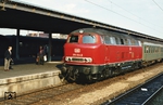 216 004 vom Bw Hamburg-Altona fährt im einem Eilzug in Hannover Hbf ein. (07.1973) <i>Foto: Prof. Dr. Willi Hager</i>