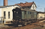 Die Baureihe 144.5 wurde speziell für die steigungsreiche Strecke von Freilassing nach Berchtesgaden entwickelt. Alle Maschinen waren im Bw Freilassing stationiert, wo auch diese Aufnahme entstand. (23.03.1973) <i>Foto: Prof. Dr. Willi Hager</i>