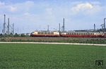 In Höhe der Abweigstelle Linden bei Wuppertal-Vohwinkel ist 103 167 mit IC 524 "Heinrich der Löwe" (München - Braunschweig) unterwegs. (05.05.1980) <i>Foto: Wolfgang Bügel</i>