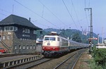 103 162 rauscht vor IC 521 "Germania" (Hannover – Köln – Wiesbaden – München) durch Remagen. (25.07.1980) <i>Foto: Wolfgang Bügel</i>