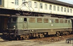 182 021 ist mit D 254 in Kaiserslautern Hbf eingetroffen. (03.1973) <i>Foto: Prof. Dr. Willi Hager</i>