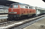 Vorserienlok 216 008 (Henschel, Baujahr 1962) vor einem Eilzug im Bahnhof Goslar. (02.1973) <i>Foto: Prof. Dr. Willi Hager</i>