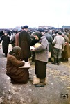 Marktszene in Charkow im Zweiten Weltkrieg. (04.1943) <i>Foto: Walter Hollnagel</i>